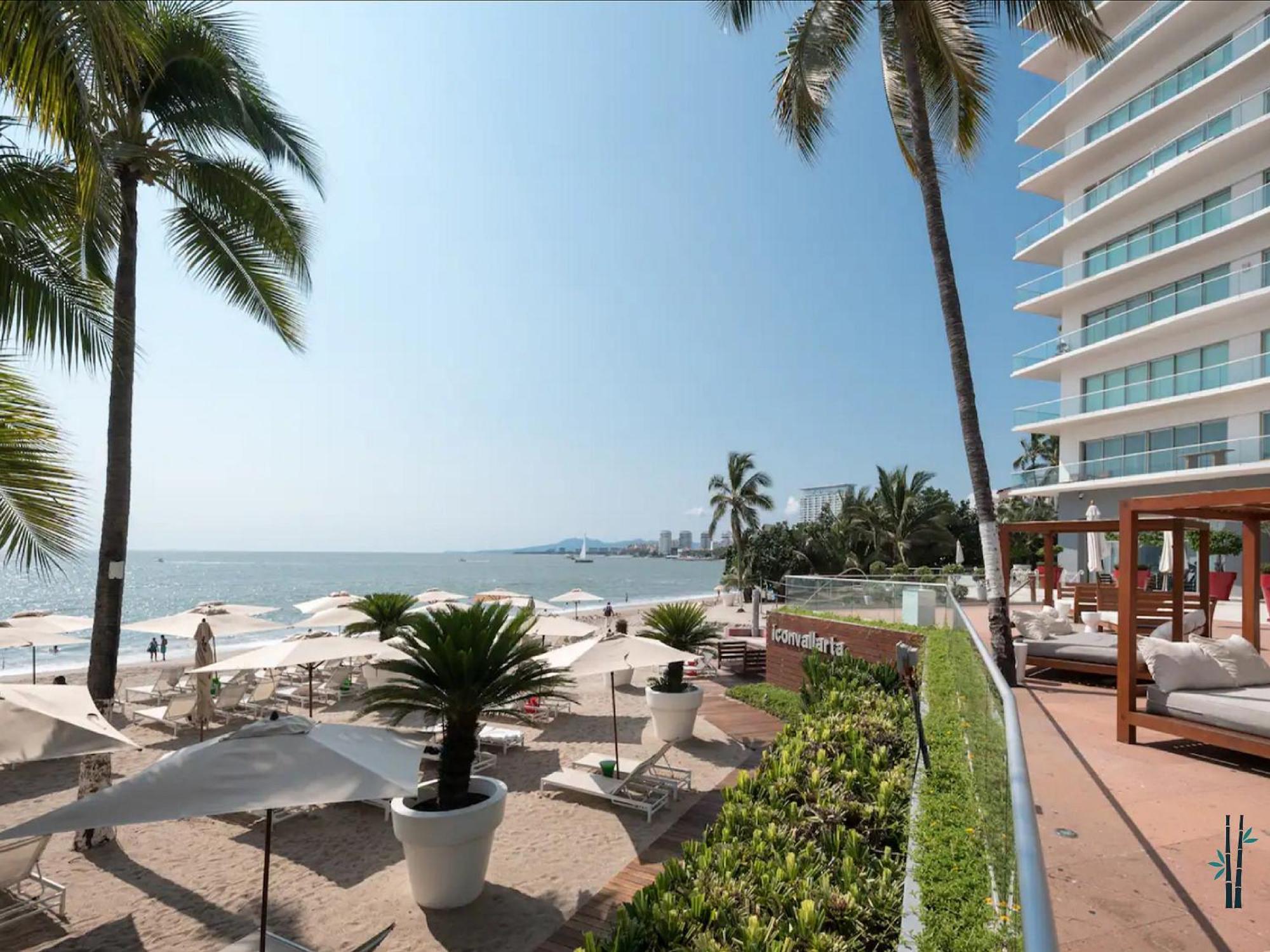 Icon Vallarta Beach Front By Bamboo Skylife Puerto Vallarta Eksteriør billede