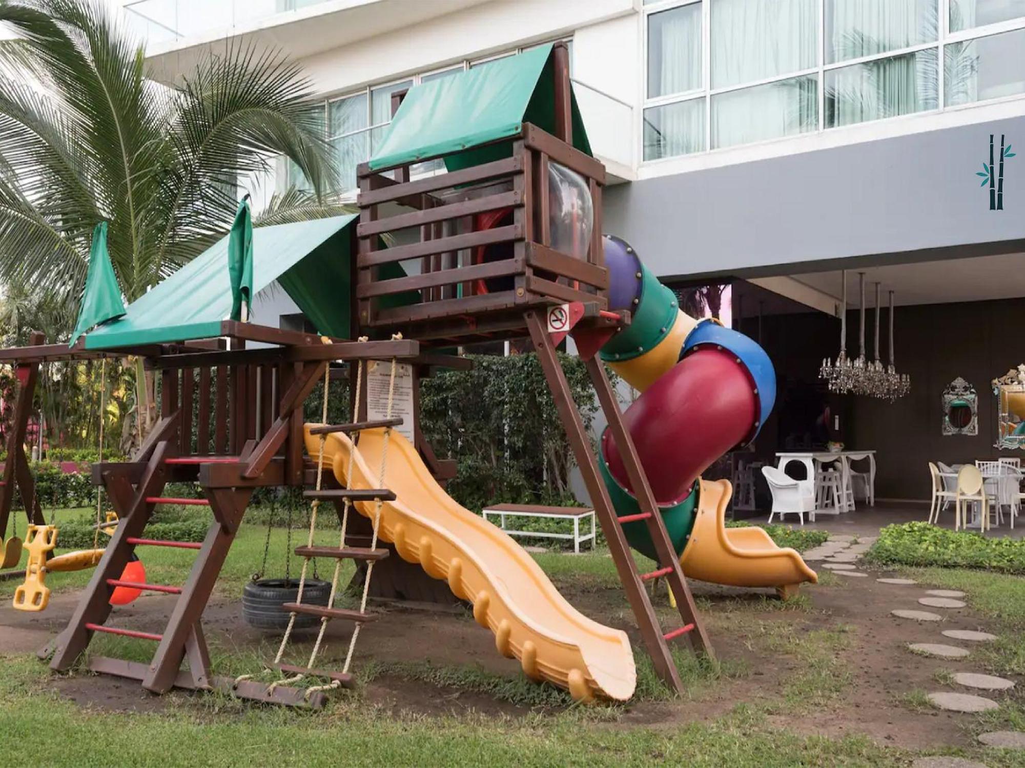 Icon Vallarta Beach Front By Bamboo Skylife Puerto Vallarta Eksteriør billede