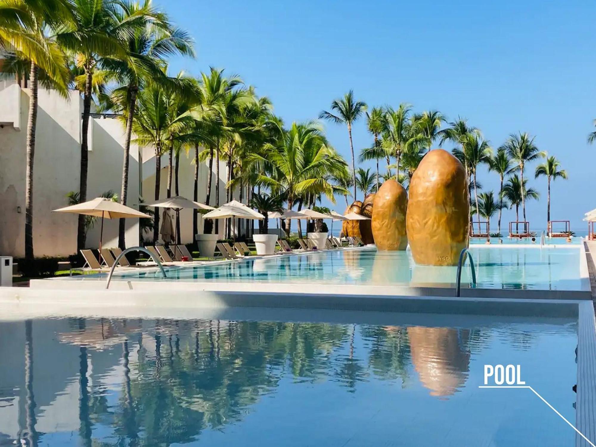 Icon Vallarta Beach Front By Bamboo Skylife Puerto Vallarta Eksteriør billede